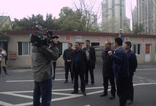政協(xié)本溪自治縣相關領導蒞臨巍華造參觀指導