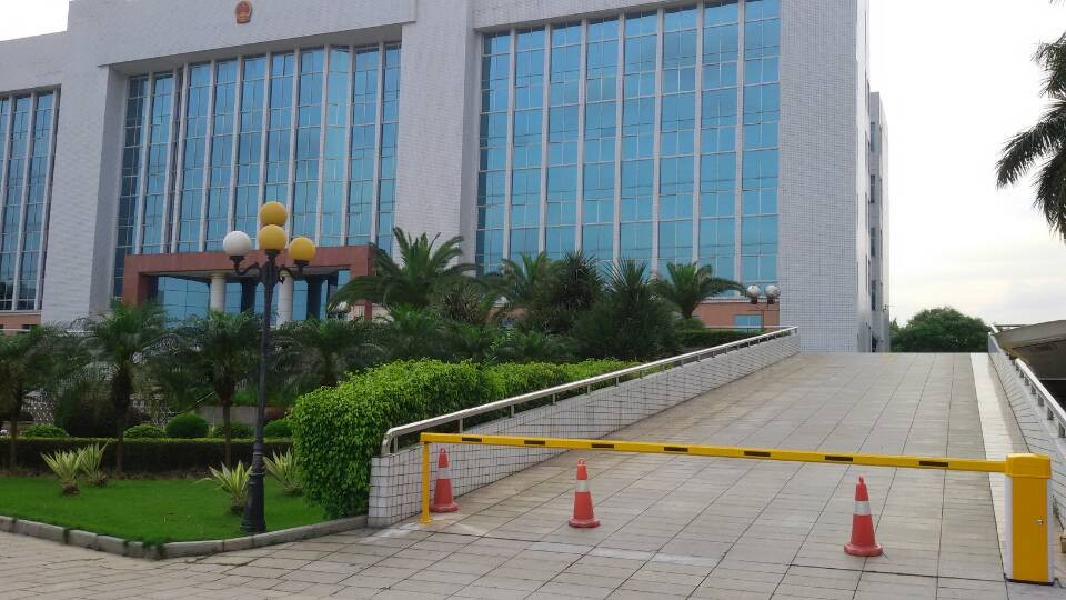 東莞市東坑人民政府道閘案例 - 中出網(wǎng)-智能出入口與停車充電門戶