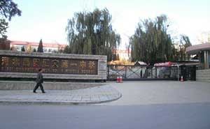 河北昌黎匯文第一中學(xué)智能無(wú)軌懸浮門工程案例
