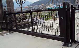 溫州市巨溪鎮(zhèn)康樂山莊智能無軌懸浮門工程案例 - 中出網(wǎng)-智能出入口門戶