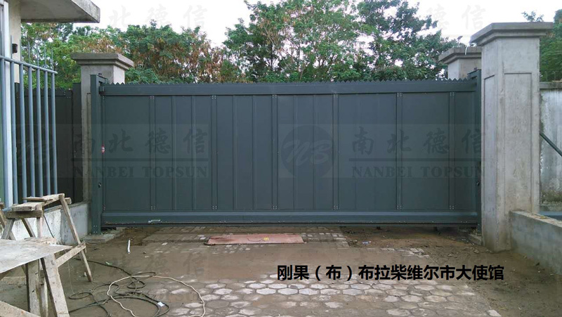 剛果大使管歐寶818LP智能安全伸縮平移門工程案例 - 中出網(wǎng)-智能出入口門戶