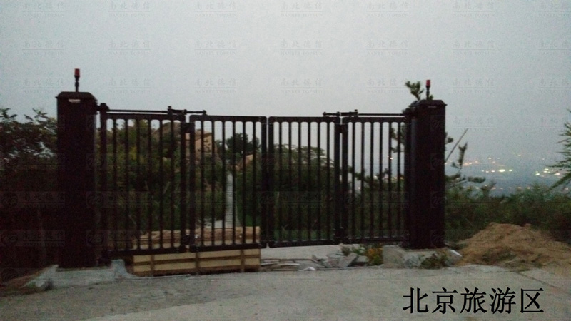 北京旅游區(qū)智能安全伸縮平移門工程案例 - 中出網-智能出入口與停車充電門戶