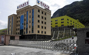 盛世昌?。蛻舭咐?-電動(dòng)伸縮門）--欣益誠(chéng)礦業(yè)