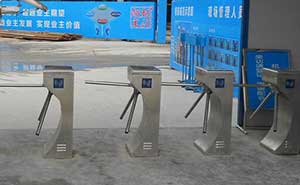 濟(jì)南工地人行通道三輥機(jī)案例 - 中出網(wǎng)-智能出入口門戶
