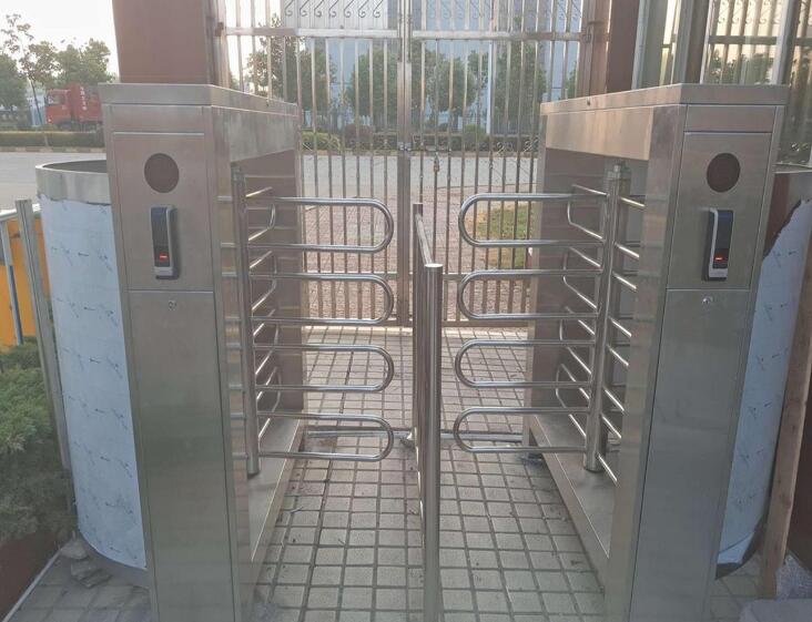 湖南省重慶啤酒有限責任公司通道閘案例 - 中出網(wǎng)-智能出入口與停車充電門戶