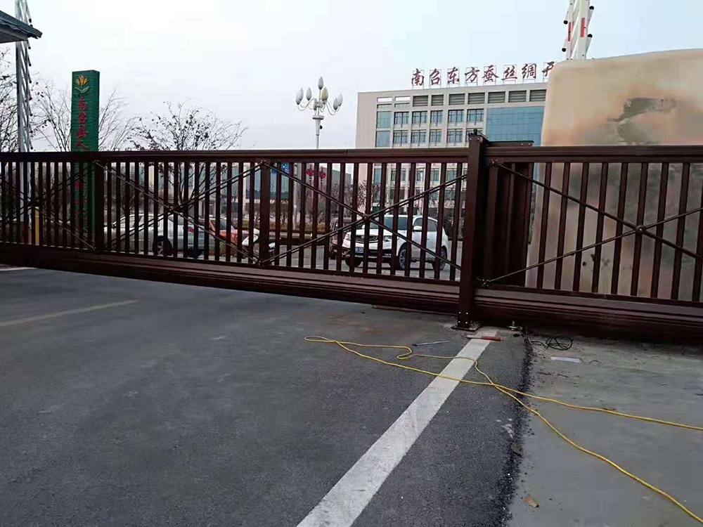 懸浮門系列工程案例 - 中出網(wǎng)-智能出入口門戶