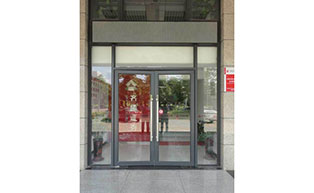 齊魯證券肯德基門(mén)工程案例
