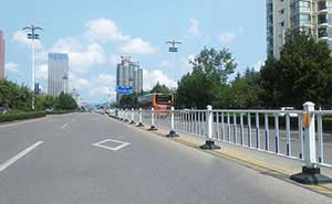 道路護(hù)欄標(biāo)準(zhǔn)型