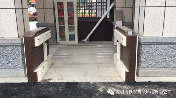 鐵軍智能設計了中式院墅專用烤漆擺閘