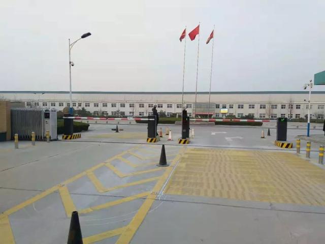 山東省濟南市章丘重汽工業(yè)園車牌識別系統(tǒng) - 中出網(wǎng)-智能出入口與停車充電門戶