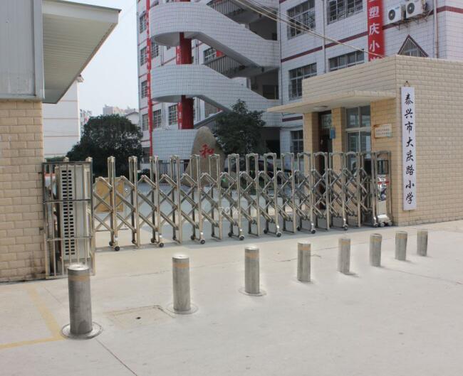 泰興小學升降柱案例 - 中出網(wǎng)-智能出入口門戶