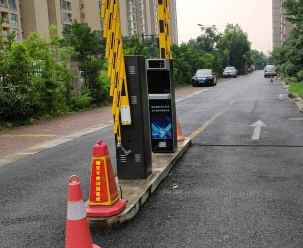 邢臺出安智能成河北邢臺欣榮機械有限公司大門口車牌識別供應商